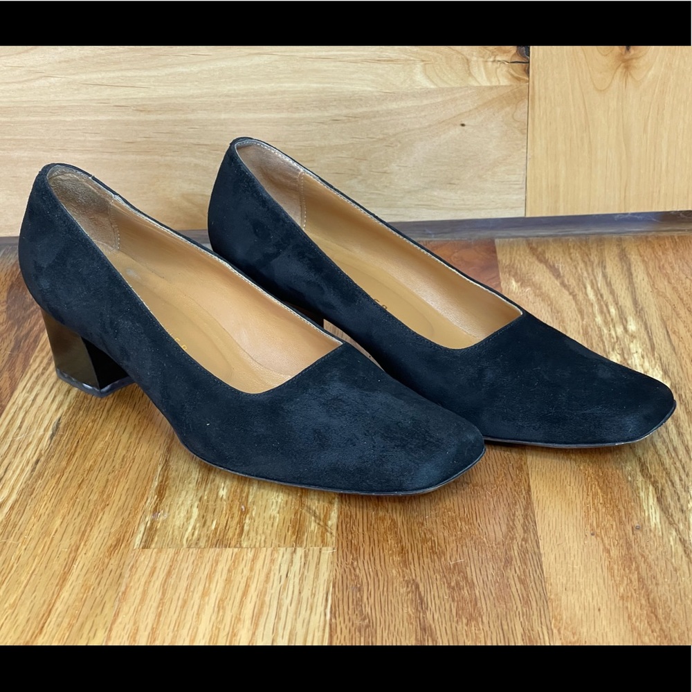 Roland Cartier Black Suede Pumps
